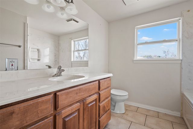 310 S 3rd Street, Abbott, TX 76621