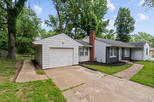 1737 Parker Road A, St Louis, MO 63138