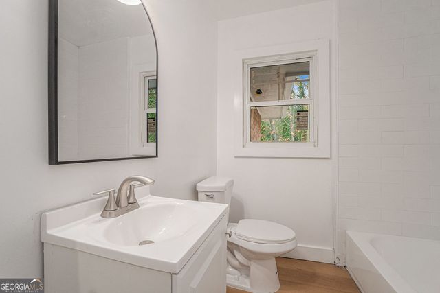 2825 Baker Ridge Drive NW, Atlanta, GA 30318