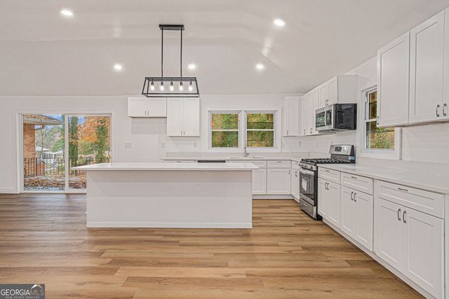 2825 Baker Ridge Drive NW, Atlanta, GA 30318