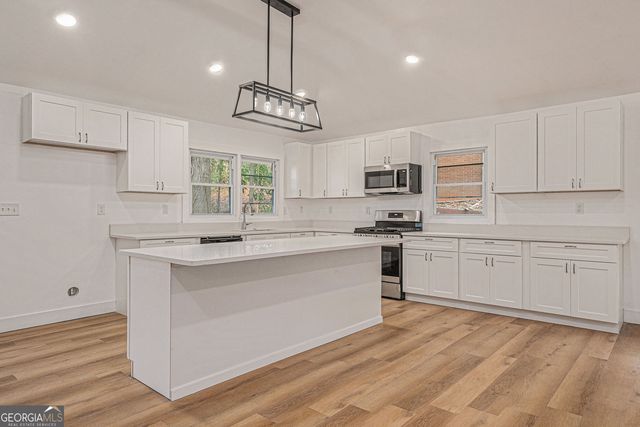 2825 Baker Ridge Drive NW, Atlanta, GA 30318