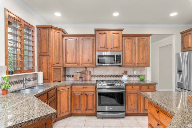 1675 E PRESCOTT DR, Sandy, UT 84092