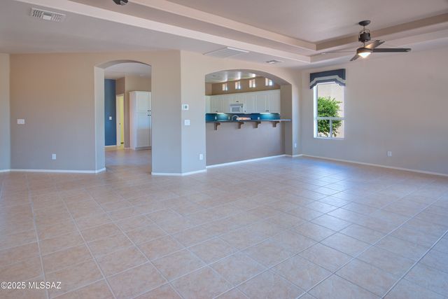 1264 N Sun Catcher Way, Green Valley, AZ 85614
