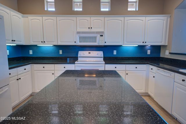 1264 N Sun Catcher Way, Green Valley, AZ 85614