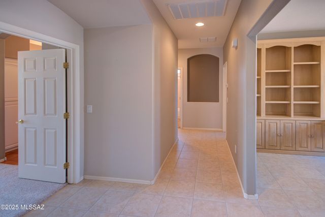 1264 N Sun Catcher Way, Green Valley, AZ 85614