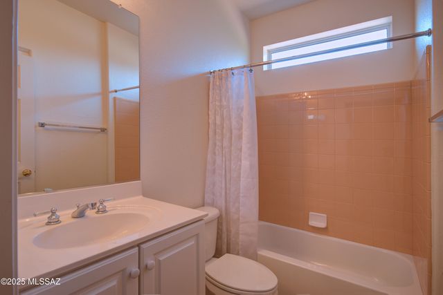 1264 N Sun Catcher Way, Green Valley, AZ 85614