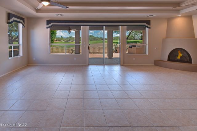 1264 N Sun Catcher Way, Green Valley, AZ 85614