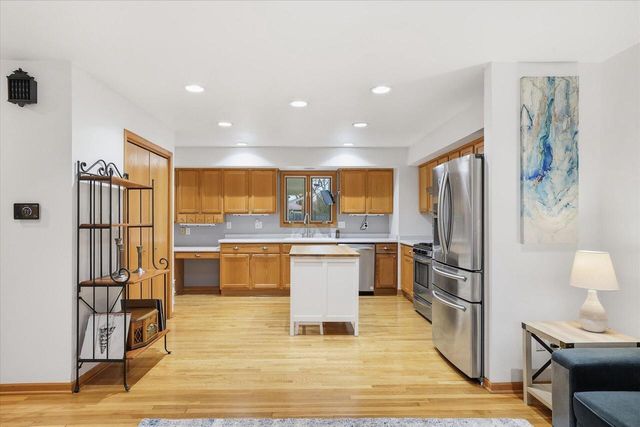 1974 Jan AVENUE, Waukesha, WI 53188