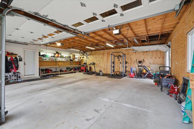 1974 Jan AVENUE, Waukesha, WI 53188