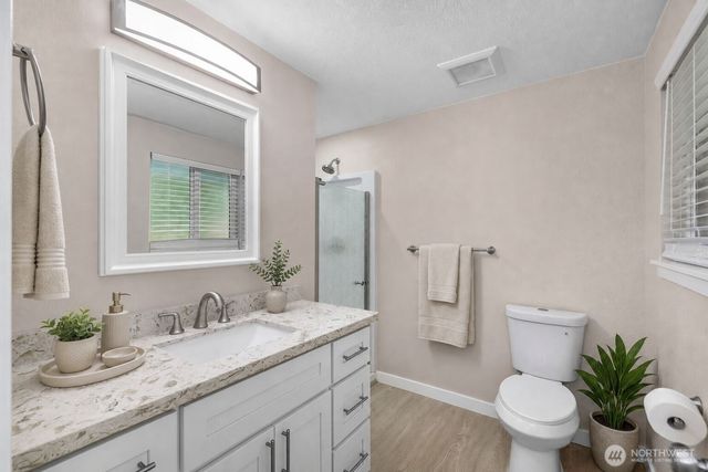 6720 Alder Glen Drive SE, Olympia, WA 98513