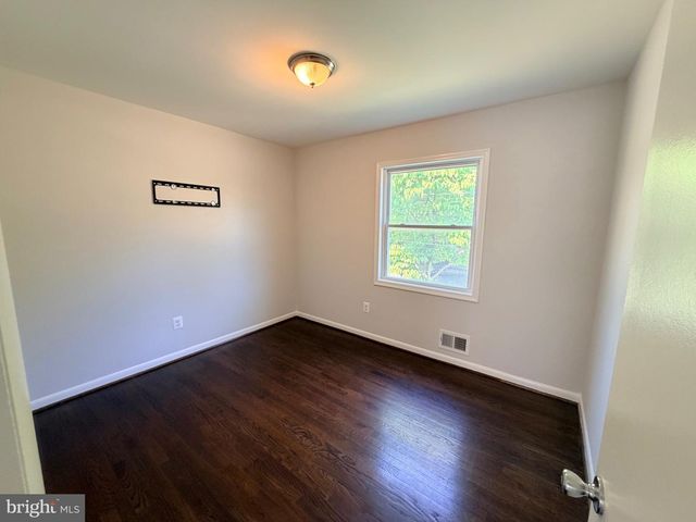 708 IONA TER, Capitol Heights, MD 20743