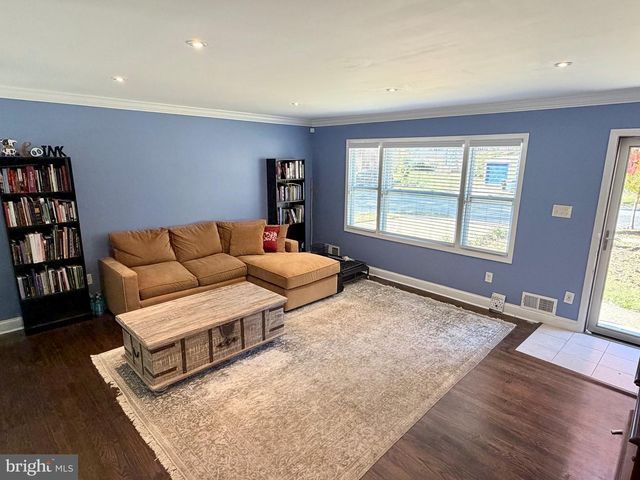708 IONA TER, Capitol Heights, MD 20743
