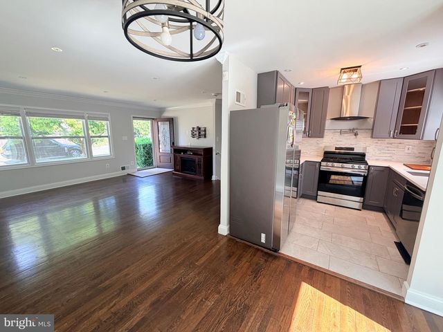 708 IONA TER, Capitol Heights, MD 20743