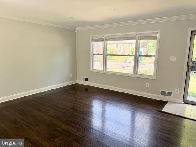 708 IONA TER, Capitol Heights, MD 20743