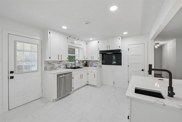 401 Vine Street, Euless, TX 76040