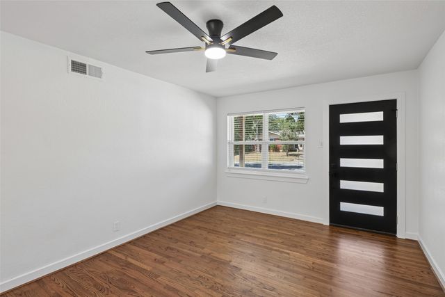 401 Vine Street, Euless, TX 76040