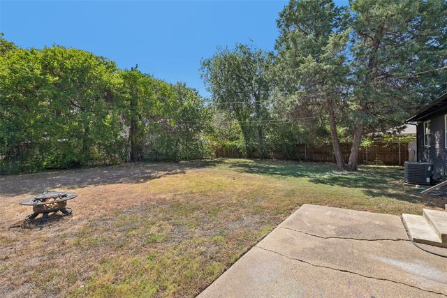 401 Vine Street, Euless, TX 76040
