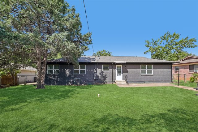 401 Vine Street, Euless, TX 76040