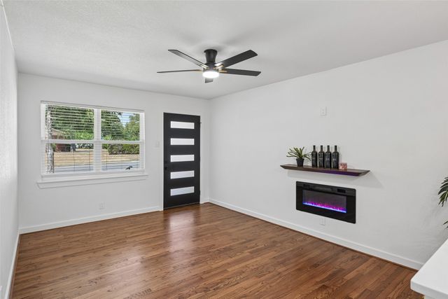 401 Vine Street, Euless, TX 76040