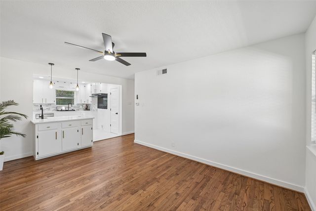 401 Vine Street, Euless, TX 76040