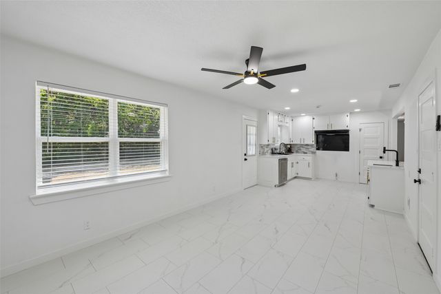 401 Vine Street, Euless, TX 76040