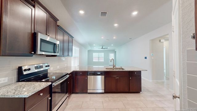 2076 Meadow Pipit, New Braunfels, TX 78130