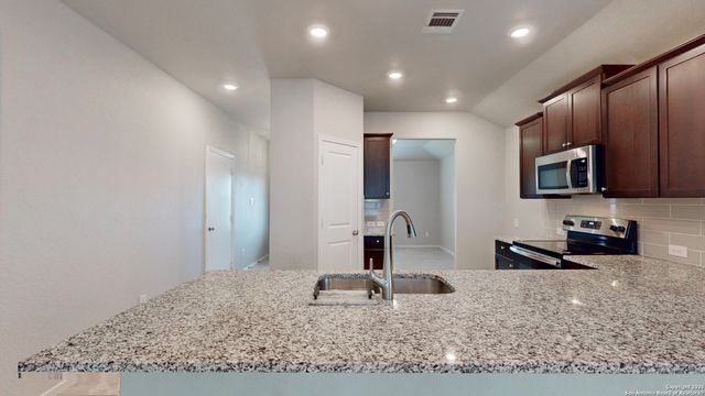2076 Meadow Pipit, New Braunfels, TX 78130
