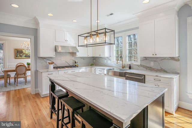 8318 COMANCHE CT, Bethesda, MD 20817