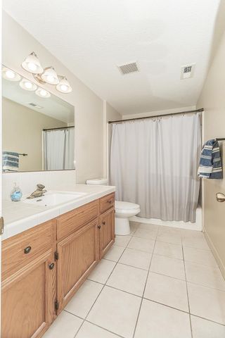 125 Queen Lane, Madera, CA 93637