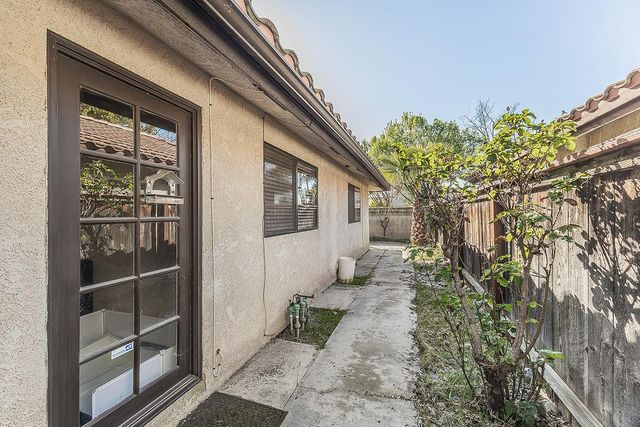 125 Queen Lane, Madera, CA 93637