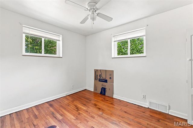 1145 Glenside Lane, University City, MO 63130