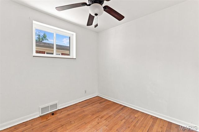 1145 Glenside Lane, University City, MO 63130