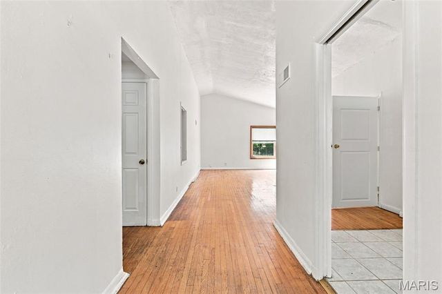1145 Glenside Lane, University City, MO 63130