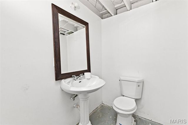1145 Glenside Lane, University City, MO 63130