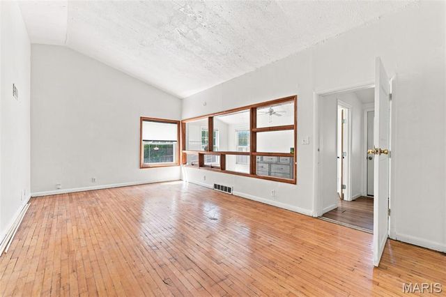 1145 Glenside Lane, University City, MO 63130