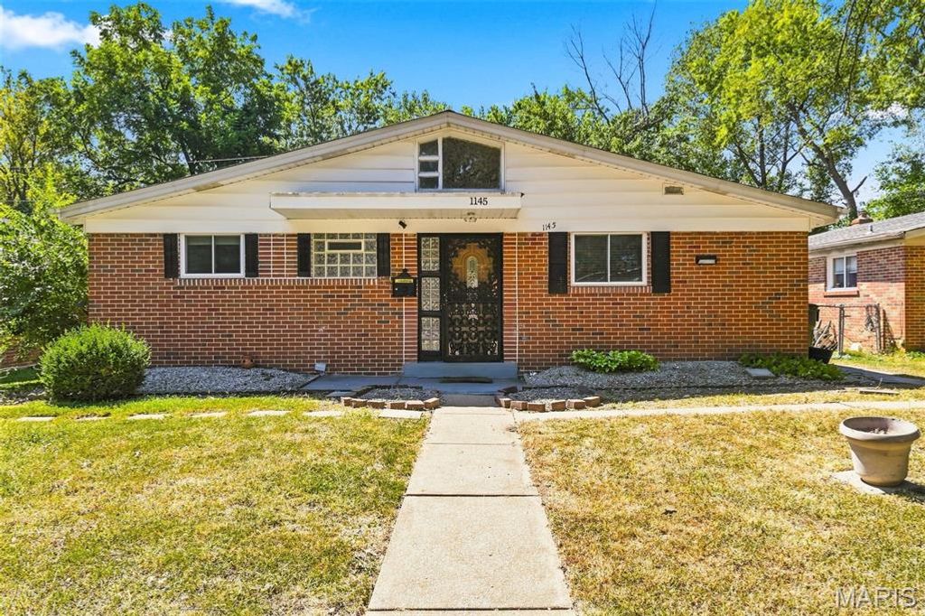 1145 Glenside Lane, University City, MO 63130