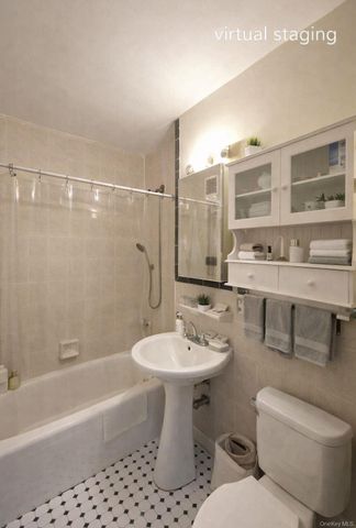 8720 175th Street 6J, Jamaica, NY 11432