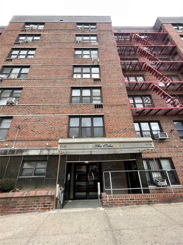 8720 175th Street 6J, Jamaica, NY 11432