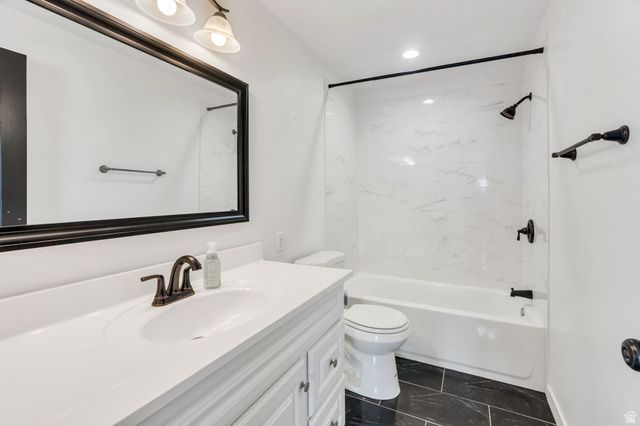 706 W 2300 N, Clinton, UT 84015