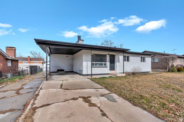 706 W 2300 N, Clinton, UT 84015