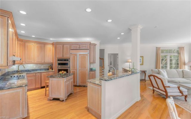 1849 S Woodside LN, Virginia Beach, VA 23454