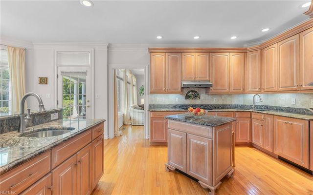 1849 S Woodside LN, Virginia Beach, VA 23454