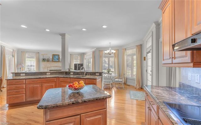 1849 S Woodside LN, Virginia Beach, VA 23454