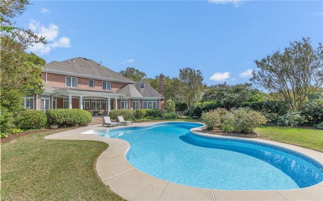 1849 S Woodside LN, Virginia Beach, VA 23454