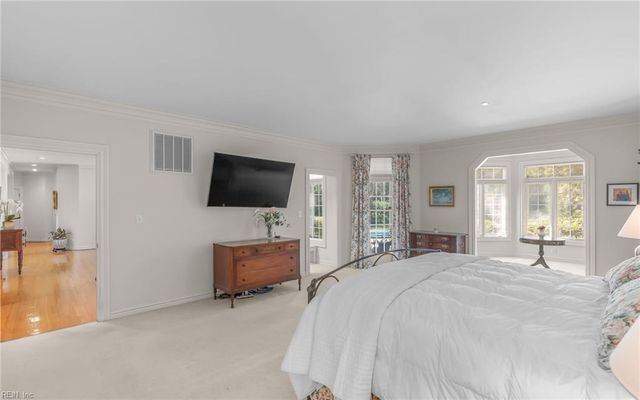 1849 S Woodside LN, Virginia Beach, VA 23454