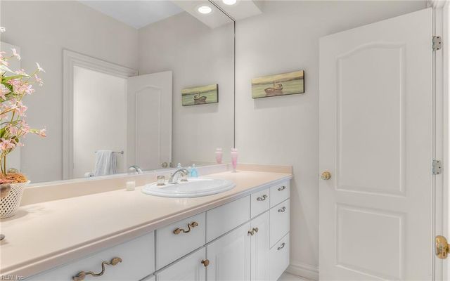 1849 S Woodside LN, Virginia Beach, VA 23454