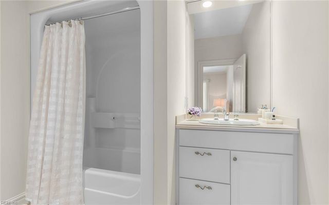 1849 S Woodside LN, Virginia Beach, VA 23454