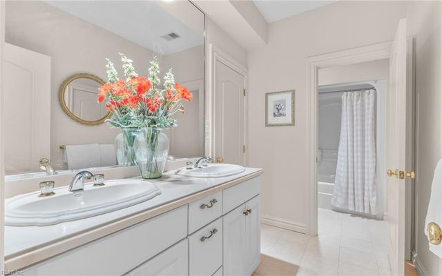 1849 S Woodside LN, Virginia Beach, VA 23454