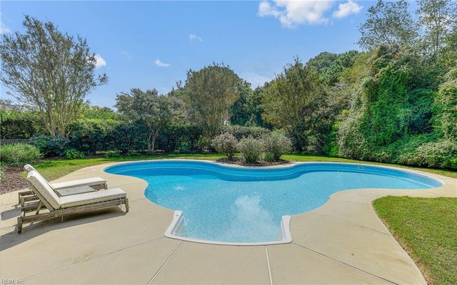 1849 S Woodside LN, Virginia Beach, VA 23454