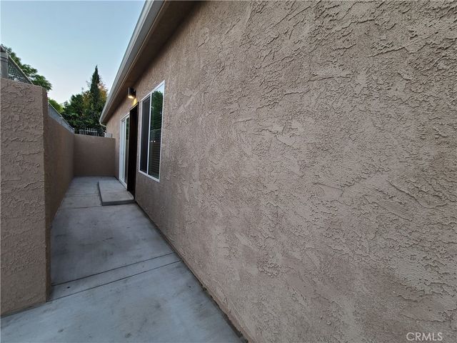 8412 Burnet Avenue, North Hills, CA 91343